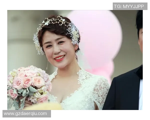 中国足球明星的妻子们：她们背后的故事与生活揭秘